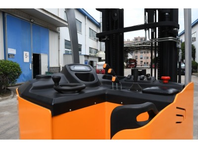 Electric Reach Forklift (Side-standing Type) 24V CQD15D-30
