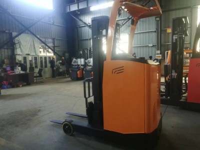 CQD-15D-60S Warehouse Equipment Forklift 1.0 1.5Ton (Side-standing Type) 24V Truck