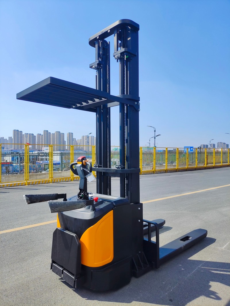 1.5 2.0 Ton Electric Pallet Stacker CDD20-30 Rider Walkie Type Electric Battery Forklift Rider Type Truck